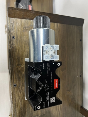 Control de temperatura de las válvulas de solenoide de corriente continua Partes de repuesto hidráulicas Dg4V-3-0c-M-U-H7-69-En124