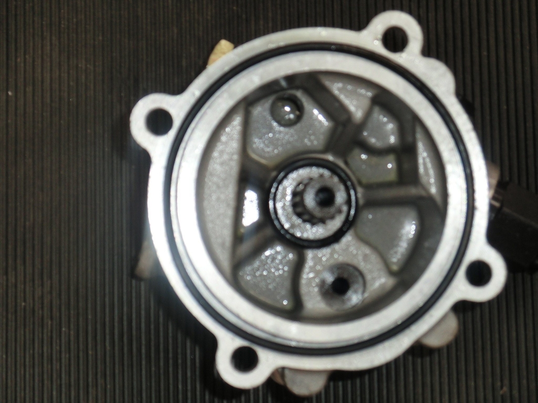 Partes de repuesto de la bomba hidráulica para K3V63 K3V112 La bomba de engranajes Kawasaki sin bomba de carga tándem